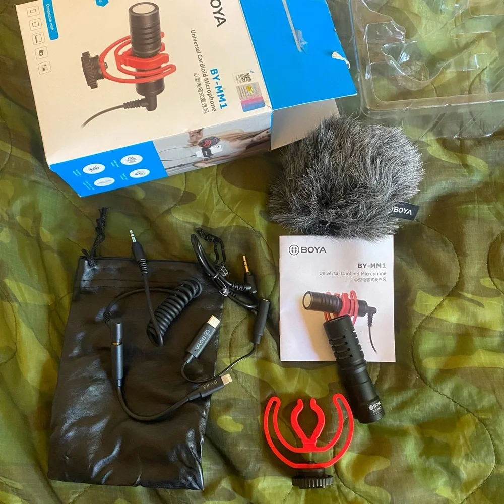 Boya BY-MM1 Universal Cardioid Microphone - Black and Red